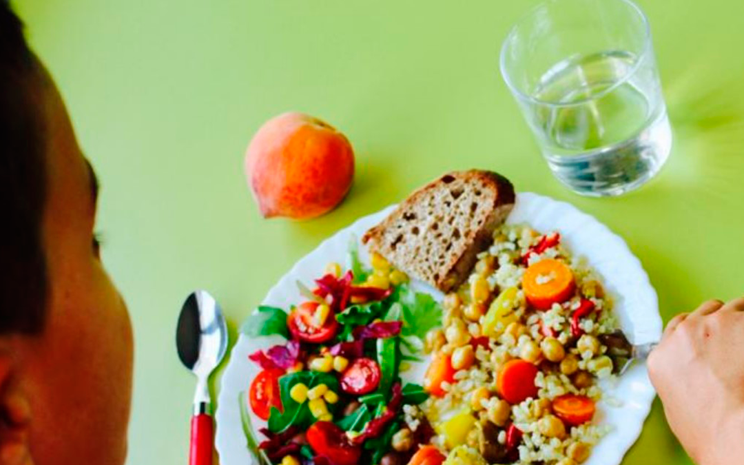 Escoles que Alimenten denuncia que se ignoran todas las recomendaciones del CALM para mejorar la alimentación en las escuelas valencianas