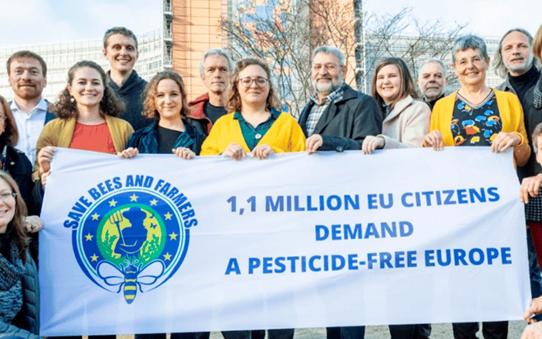 La Comisión Europea recibe las demandas por una agricultura libre de plaguicidas